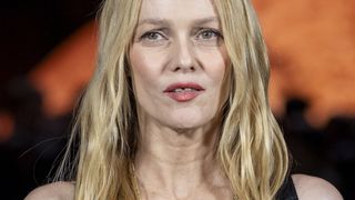 "En partie envahie par la végétation" : La maison d'enfance de Vanessa Paradis a été bradée aux enchères