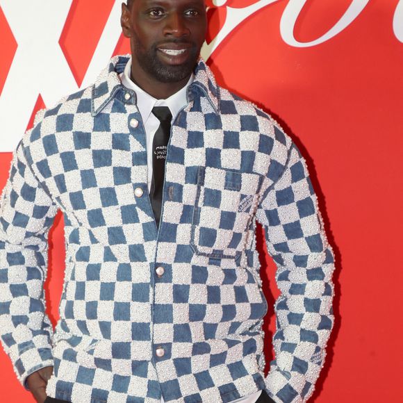 Parmi les questions qui ont été posées, il y avait celle-ci : "Voudrait-il faire de la politique ?" "Certainement pas, avait répondu, cash, la star d'Intouchables. Le superman qui est en nous s'affaiblit avec l'âge. Si je peux déjà sauver mon village..."

Omar Sy - Photocall du Défilé de mode Louis Vuitton Homme, Collection Automne-Hiver 2024/2025 dans le cadre de la Fashion Week de Paris, France, le 16 Janvier 2024. © Bertrand Rindoff / Bestimage