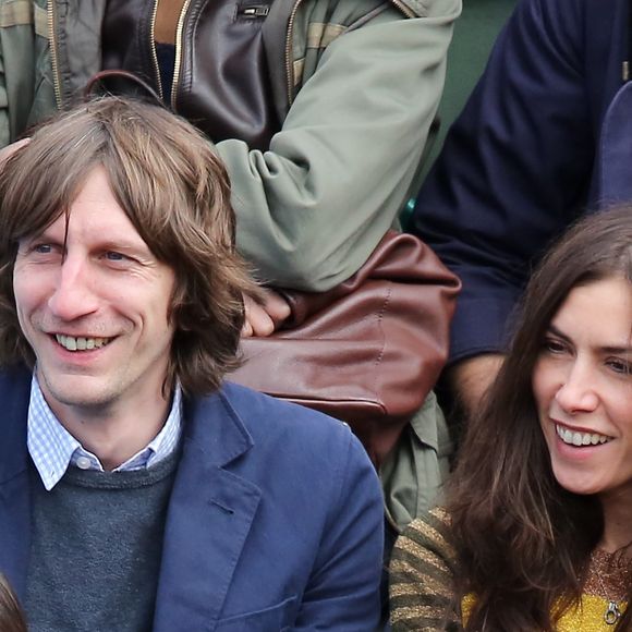 Dans les colonnes de "Gala" ce jeudi 17 juillet, la star s'est livrée davantage sur ce qui l'avait faite craquer chez lui !

Olivia Ruiz et son compagnon Nicolas Preschey - Jour 9 - aux Internationaux de France de tennis a Roland-Garros le 3 juin 2013. (Jacovides / Agence / Bestimage).