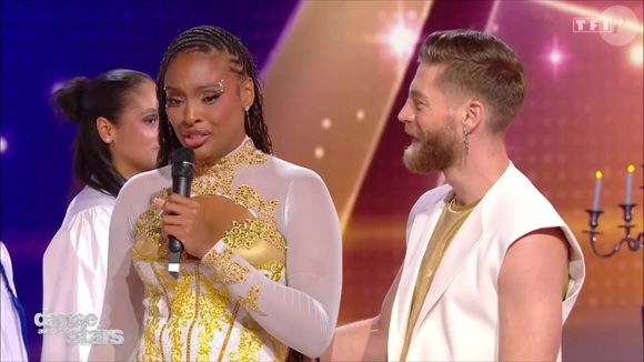 C'est finalement l'ex-Miss France qui a quitté l'aventure de TF1.

Angélique Angarni-Filopon lors du prime de "Danse avec les stars "du 13 mars 2026. Capture d'écran/TF1