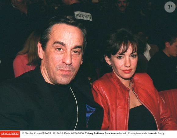 © Nicolas Khayat/ABACA. 18164-20. Paris, 08/04/2000. Thierry Ardisson & sa femme lors du Championnat de boxe de Bercy.