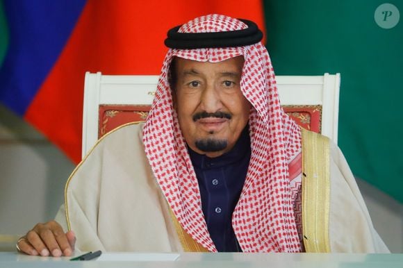 Le Château de l’Horizon, situé à Vallauris sur la Côte d’Azur, est l’une des résidences emblématiques de la famille royale saoudienne. 

Le roi Salmane ben Abdelaziz Al Saoud d'Arabie Saoudite reçu au Kremlin par le président de la Russie Vladimir Poutine au Kremlin le 05 octobre 2017.  Alexei Nikolsky/Itar Tass/Bestimage