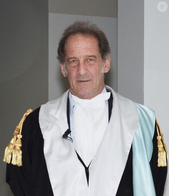 Mais malgré ses efforts, six mois plus tard, leur idylle s’achève brutalement.

L'acteur français Vincent Lindon reçoit le prix du Master honorifique Arts de la narration à Milan, Italie, le 10 février 2025. © Nick Zonna/IPA via ZUMA Press/Bestimage