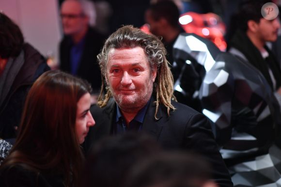 Mais Olivier Delacroix donne rendez-vous lundi prochain à ses auditeurs. Par ailleurs, un nouveau numéro de l'émission "Dans les yeux d'Olivier" est diffusé sur France 2.

Exclusif - Olivier Delacroix - La galerie R. Orlinski fête son premier anniversaire au 68 rue du Faubourg Saint-Honoré dans le 8ème à Paris le 29 novembre 2018. © Rachid Bellak/Bestimage