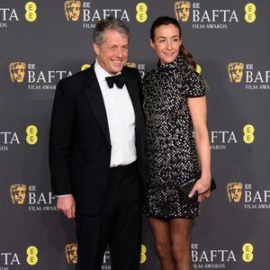 Hugh Grant avec sa femme Anna Elisabet Eberstein - Photocall de la 78ème cérémonie des British Academy Film Awards (EE BAFTA) au Royal Albert Hall à Londres, le 16 février 2025. GOFF INF / BESTIMAGE