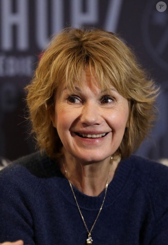 Ce que Jean Teulé ignorait, c'est qu'il allait, grâce à Betty Mialet, la croiser pour la première fois trois semaines plus tard, et que tout allait basculer. 

Miou-Miou lors de la présentation du film "Larguées" au 21ème festival international du film de comédie de l'Alpe d'Huez
DOMINIQUE JACOVIDES / BESTIMAGE