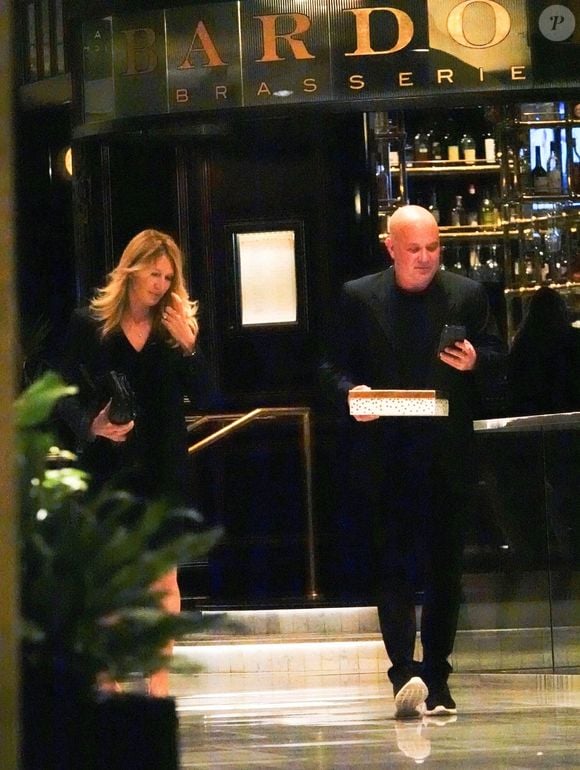 Exclusif - Andre Agassi et sa femme Steffi Graf à la sortie de la brasserie "Bardot" à Las Vegas, le 27 avril 2022. (Backgrid USA / Bestimage).