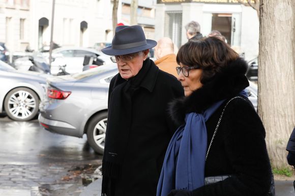 Lionel Jospin et sa femme Sylviane Agacinski - Arrivées aux obsèques de David Kessler au cimetière du Montparnasse à Paris le 11 février 2020. Haut-fonctionnaire, ancien conseiller à la présidence de la République, David Kessler dirigea notamment France Culture avant d'être chargé de la stratégie et des contenus de Radio France.