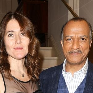 Aujourd'hui, Adriana a délaissé son métier de comédienne pour devenir directrice de production.


Pascal Legitimus et sa femme Adriana Santini - Soirée de gala pour la Fondation de la recherche en physiologie, les Stethos, au George V à Paris le 18 mars 2024. © Coadic Guirec / Bestimage
