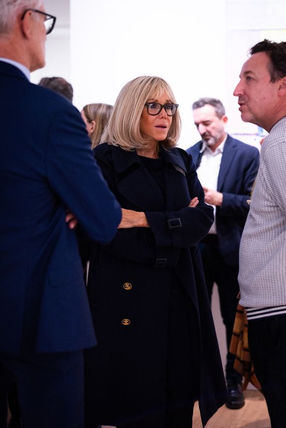 Certains prévenus ont affirmé que leurs publications étaient "satiriques" et relevaient de la liberté d’expression.

Exclusif - Brigitte Macron lors de l'inauguration du salon Art Basel Paris au Grand Palais le 22 octobre 2025.

© Julien Sarkissian / Bestimage