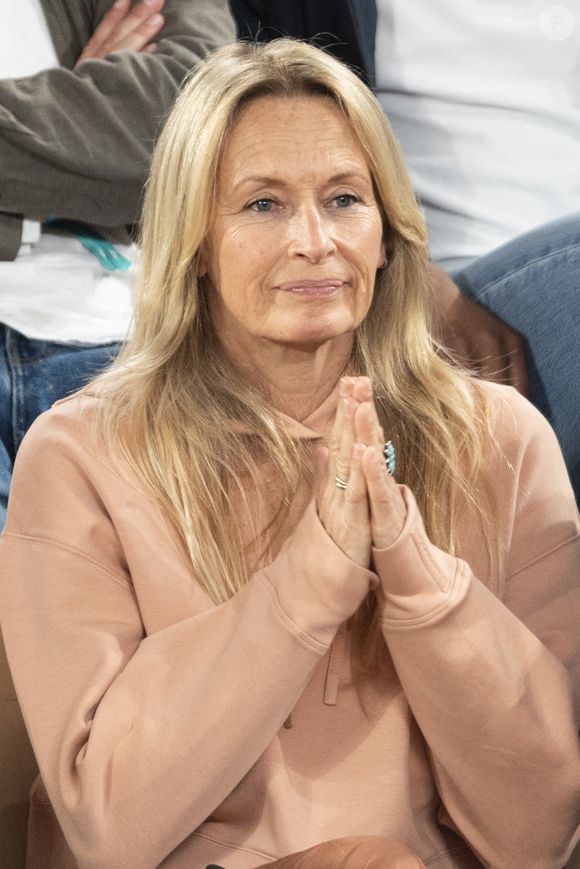 Estelle Lefébure dans les tribunes lors des Internationaux de France de Tennis de Roland Garros 2025, à Paris, France, le 5 juin 2025. © Jacovides-Moreau/Bestimage