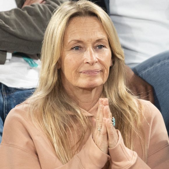 Estelle Lefébure dans les tribunes lors des Internationaux de France de Tennis de Roland Garros 2025, à Paris, France, le 5 juin 2025. © Jacovides-Moreau/Bestimage