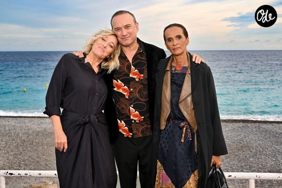 Valeria Bruni-Tedeschi, Vincent Perez et sa femme Karine Silla - Photocall du film "Un jeu dangereux" lors de la 8ème édition du Festival Cinéroman à Nice le 29 Septembre 2026. © Jacovides-Bebert/Bestimage