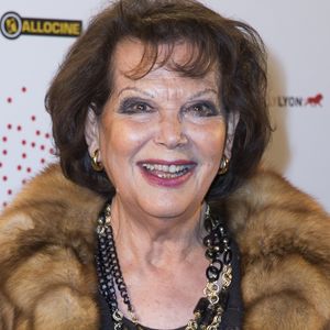 Le 23 septembre 2025, la célèbre comédienne franco-italienne Claudia Cardinale a rendu son dernier souffle à l'âge de 87 ans, entourée de "ses enfants", à Nemours (Seine-et-Marne), où elle résidait.

Claudia Cardinale - Inauguration de l'exposition "Lumière! Le cinéma inventé!" au Grand Palais à Paris, le 26 mars 2015. (OLIVIER BORDE / BESTIMAGE)