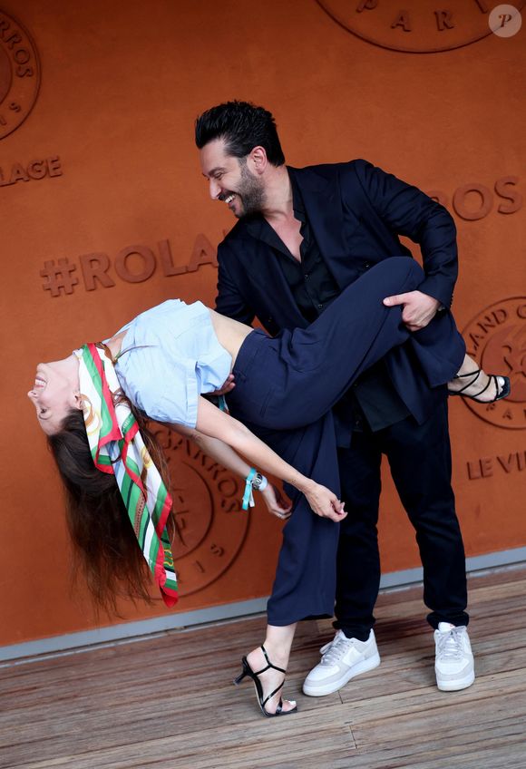 Silvia Notargiacomo et son compagnon Denny Imbroisi au village pour la session  nocturne lors des Internationaux de France de Tennis de Roland Garros 2025, le 31 mai 2025 à Paris.
© Dominique Jacovides / Bestimage