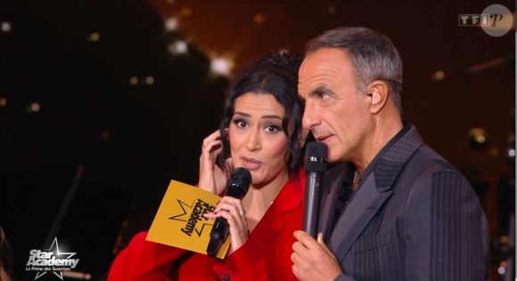 Nikos Aliagas ne peut que constater ce long "silence" sur le plateau

Nikos Aliagas, Star Academy