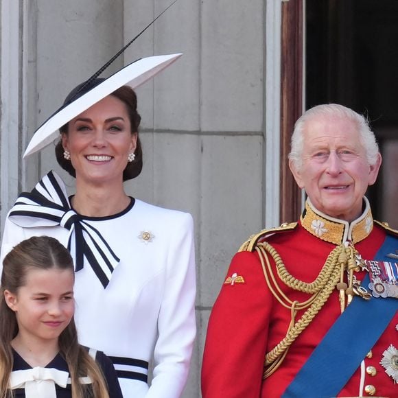 La princesse Charlotte, Catherine Kate Middleton, princesse de Galles, le roi Charles III d'Angleterre - Les membres de la famille royale britannique au balcon du Palais de Buckingham lors de la parade militaire "Trooping the Colour" à Londres le 15 juin 2024

© Julien Burton / Bestimage