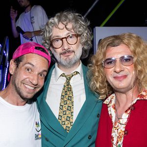 Exclusif - Vincent Desagnat Michaël Youn et Benjamin Morgaine en backstage de la première édition du "Do You Comedy" à la Citadelle de Saint-Tropez, Côte d'Azur, France, le 29 juin 2025. © Cyril Moreau/Bestimage