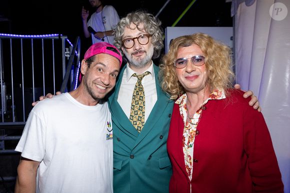 Exclusif - Vincent Desagnat Michaël Youn et Benjamin Morgaine en backstage de la première édition du "Do You Comedy" à la Citadelle de Saint-Tropez, Côte d'Azur, France, le 29 juin 2025. © Cyril Moreau/Bestimage