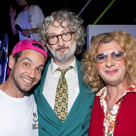 Exclusif - Vincent Desagnat Michaël Youn et Benjamin Morgaine en backstage de la première édition du "Do You Comedy" à la Citadelle de Saint-Tropez, Côte d'Azur, France, le 29 juin 2025. © Cyril Moreau/Bestimage