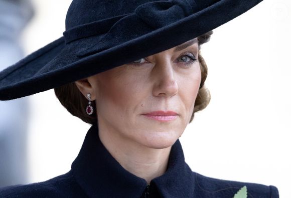 Catherine Kate Middleton, princesse de Galles, assiste à la cérémonie du souvenir de l'Armistice, au National Memorial Arboretum, à Burton-on-Trent, dans l'East Staffordshire. Photo par Julien Burton / Bestimage