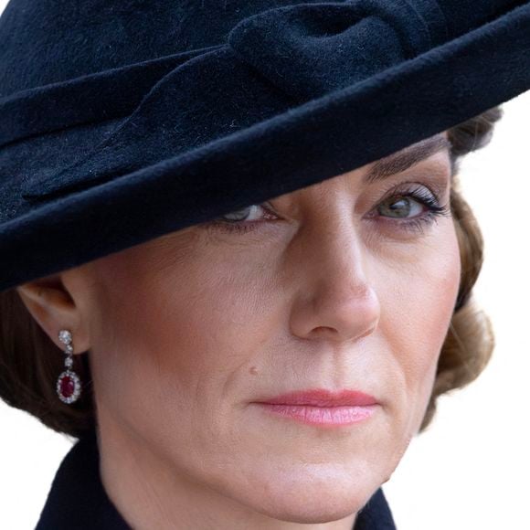 Catherine Kate Middleton, princesse de Galles, assiste à la cérémonie du souvenir de l'Armistice, au National Memorial Arboretum, à Burton-on-Trent, dans l'East Staffordshire. Photo par Julien Burton / Bestimage