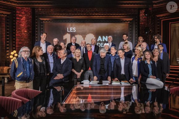 Exclusif - Luis Rego, Léa Salamé, Marc Fauvelle, Fabrice, Jacques vendroux, Yolaine de La Bigne, Christian Morin, Jean-jacques Bourdin, Jérome Garcin, André Torrent, Julie Leclerc, Pascal Praud, Julien Courbet, Jacques Mailhot, Laurent Ruquier, Georges Lang, Jean-Bernard Hebey, Yves Calvi, Marc-Olivier Fogiel, manu Levy, Maryse Gildas, Elodie Gossuin, Ali Rebeihi, Fred Musa, Pascale Clark, Sophie Garel, Matthieu Belliard, Maxime Veyrier - Backstage de l'enregistrement de l'émission "On Est En Direct" (OEED), Spéciale 100 ans de la radio, présentée par L.Ruquier, diffusée sur France 2 le 8 mai
© Jack Tribeca / Bestimage
