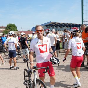 Exclusif - Paul Belmondo - Les célébrités lors de “L'Etape du Coeur” de l’association Mécénat Chirurgie Cardiaque lors de la 12ème étape de la 113ème édition du Tour de France entre Nevers et Chalon-sur-Saône, France, le 16 juillet 2026.© Anne-Sophie Guebey/Bestimage