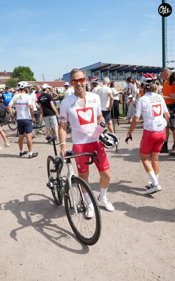Exclusif - Paul Belmondo - Les célébrités lors de “L'Etape du Coeur” de l’association Mécénat Chirurgie Cardiaque lors de la 12ème étape de la 113ème édition du Tour de France entre Nevers et Chalon-sur-Saône, France, le 16 juillet 2026.© Anne-Sophie Guebey/Bestimage
