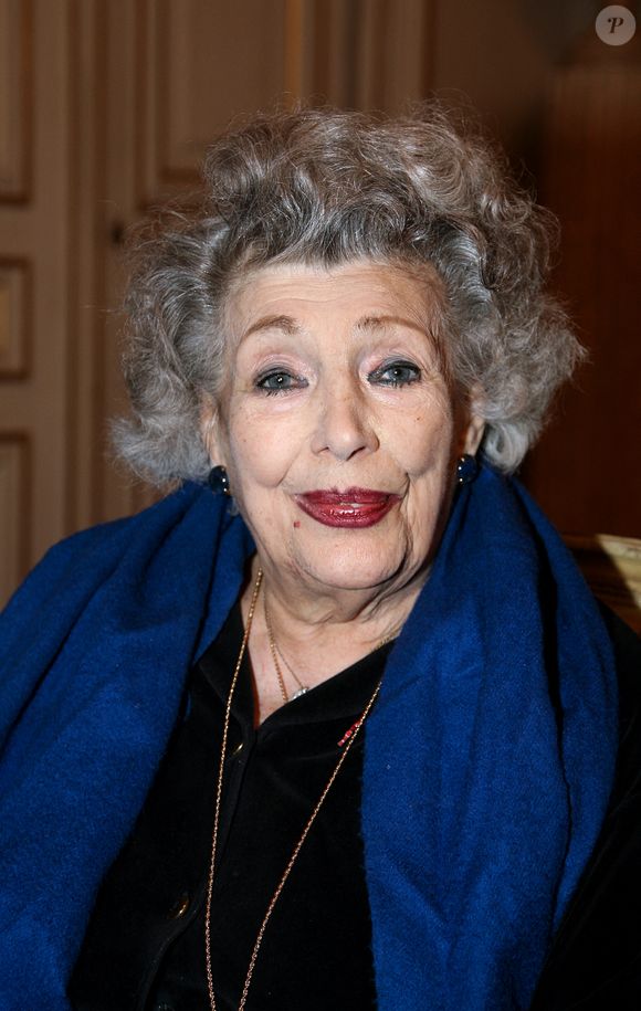 Femme généreuse et tourmentée, Micheline Dax ne méritait pas une telle fin.

Micheline Dax pose à l'Hôtel de Ville de Paris alors que Pierre Tchernia reçoit la Grande Médaille de Vermeil de Paris le jour de son 80ème anniversaire à Paris, France, le 29 janvier 2008. Photo par Denis Guignebourg/ABACAPRESS.COM