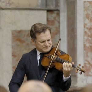 Ces concerts devaient avoir lieu en France et en Allemagne.

Exclusif - Le violoniste français Renaud Capuçon rend hommage à Nicholas Angelich lors de ses obsèques en l'Eglise Saint Roch à Paris, le 26 avril 2022. Nicholas Angelich est décédé le 18 avril 2022 à l'âge de 51 ans. Bestimage