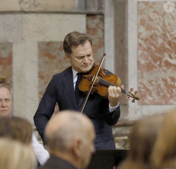 Ces concerts devaient avoir lieu en France et en Allemagne.

Exclusif - Le violoniste français Renaud Capuçon rend hommage à Nicholas Angelich lors de ses obsèques en l'Eglise Saint Roch à Paris, le 26 avril 2022. Nicholas Angelich est décédé le 18 avril 2022 à l'âge de 51 ans. Bestimage