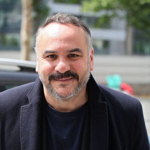 François-Xavier Demaison et un acteur célèbre ont vécu ensemble des débuts chaotiques dans le monde du spectacle.
Francois-Xavier Demaison à la sortie des studios de RTL à Paris, France. © Jonathan Rebboah/PsnewZ/Bestimage