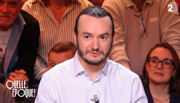 Benoit (N'oubliez pas les paroles) sur le plateau de "Quelle époque !" avec Léa Salamé