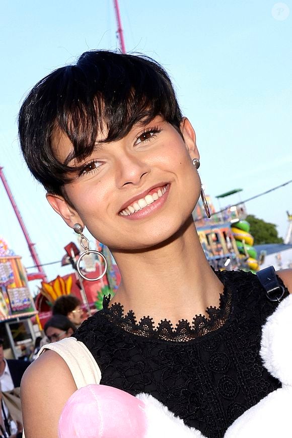 Ève Gilles (Miss France 2024) - Inauguration de la Foire du Trône 2025 à Paris le 4 avril 2025. © Cédric Perrin/Bestimage