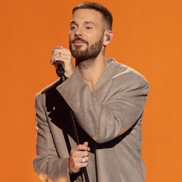 Matt Pokora pour les surprises lors de l'enregistrement de l'émission "La Boîte à secrets", présentée par Faustine Bollaert et diffusée le 17 octobre sur France 3, dans les studios du Lendit à Saint-Denis, France, le 23 septembre 2025. © Cyril Moreau/Bestimage