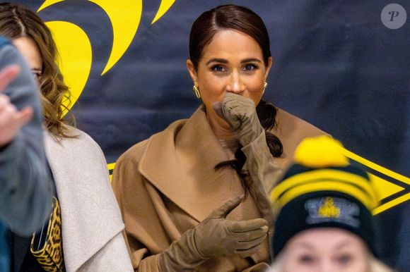 En plus de sa nouvelle émission "With Love, Meghan" dévoilée sur Netflix dans laquelle elle livre ses astuces déco et cuisine, la mère de famille a également lancé sa marque baptisée "As Ever" qui propose principalement pour le moment de la nourriture. 

Vancouver, CANADA - Meghan Markle, duchesse de Sussex, assiste au dernier jour de l'événement One Year to Go avant les Invictus Games Vancouver Whistler 2025 et fait du curling au Vancouver Curling Club au Hillcrest Community Centre à Vancouver, Canada. (Backgrid USA / Bestimage).