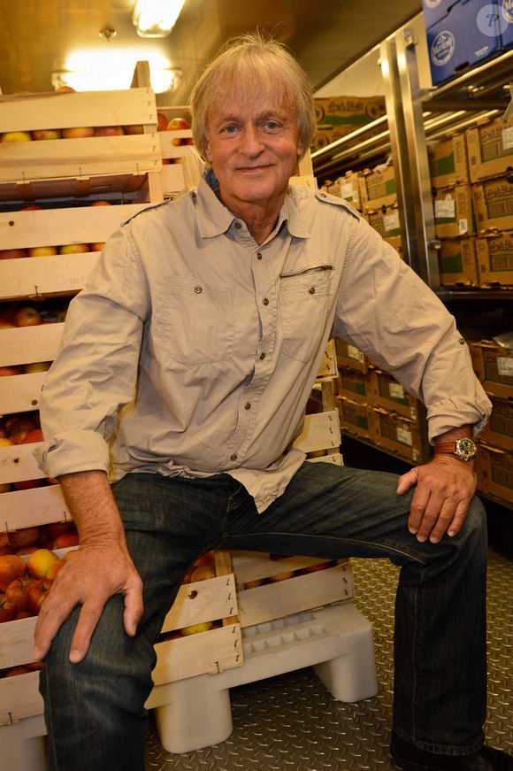 Dave lors de la croisière du 4ème Age Tendre Et Tetes De Bois à bord du MSC Fantasia en 2012. Dave visite les cuisines du bateau. Photo by REYNAUD/SCHOROCHOFF/APS-MEDIAS /ABACAPRESS.COM