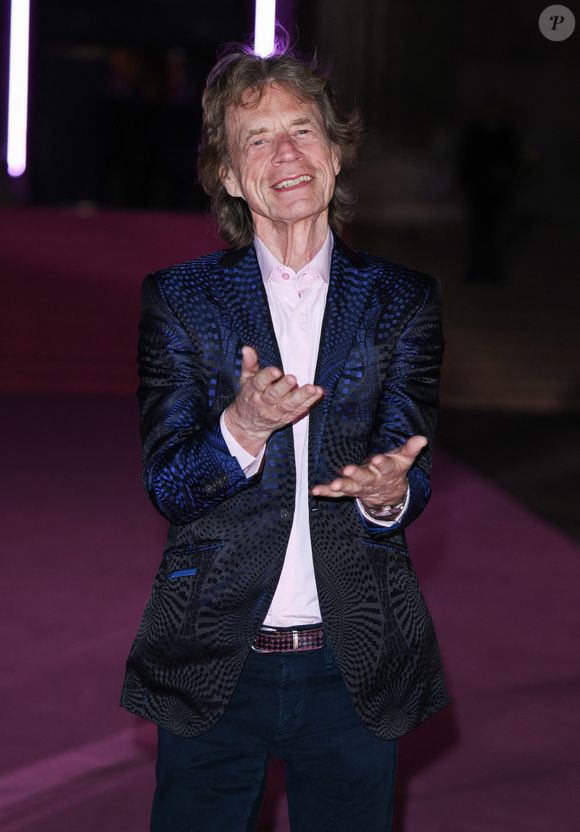 Un studio d’enregistrement discret se cache à l’intérieur du château.

Sir Mick Jagger sur le tapis rose du photocall du bal du British Museum 2025 à Londres, Royaume Uni, le 18 octobre 2025. © GoffPhotos/Bestimage