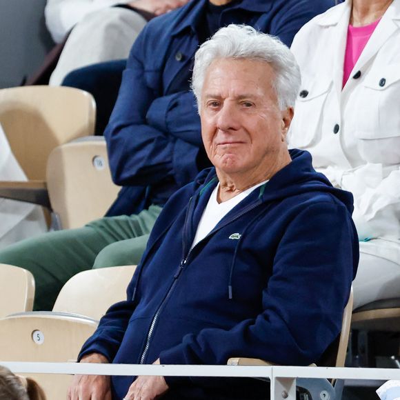 Dustin Hoffman en tribunes lors des Internationaux de France de Tennis de Roland Garros 2025, à Paris, France, le 6 juin 2025. © Jacovides-Moreau/Bestimage