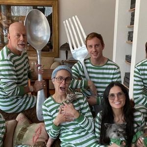 Cette parenthèse enchantée pour ses 3 filles avec Demi Moore

Demi Moore et Bruce Willis étaient très proches, avec leur trois filles Scout, Rumer et Tallulah. @ Instagram / Demi Moore