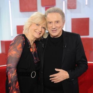 Exclusif - Catherine Ceylac et Michel Drucker - Enregistrement de l'émission Vivement dimanche au studio Rive Gauche , presentée par Michel Drucker . Diffusion sur France 3 le 22/03/2026. Photos prises le 11 mars 2026. © Guillaume Gaffiot / Bestimage