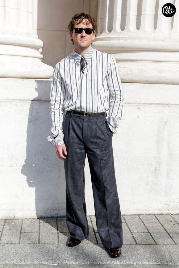 Lewis Pullman aux arrivées du deuxième défilé de mode Saint Laurent Prêt à Porter Collection Homme Printemps/Été 2027 lors de la Fashion Week de Paris à la Bourse de Commerce - Pinault Collection, à Paris, France, le 23 juion 2026. © Olivier Borde/Bestimage