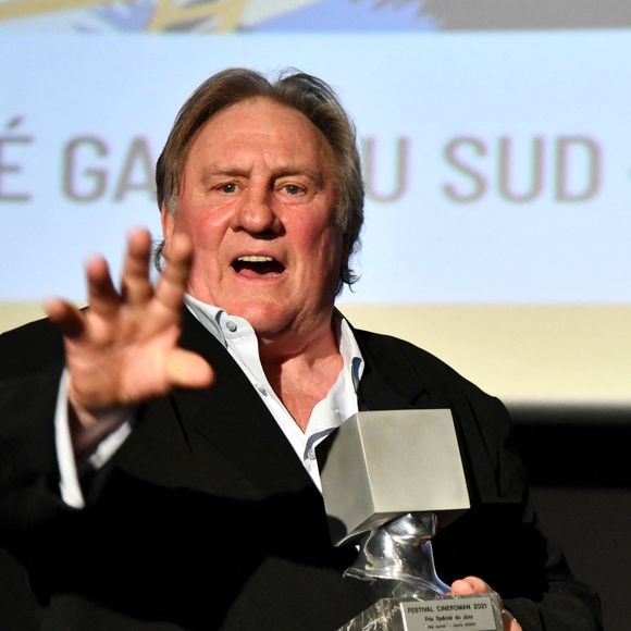Gérard Depardieu lors de la soirée de clôture de la 3eme édition du Festival Cinéroman à Nice, le 24 octobre 2021. C'est avec la remise des prix et la projection en avant première du film Goliath, réalisé par F.Tellier, que Cinéroman s'est achevé avec en invité surprise, G.Depardieu. ©Bruno Bebert / Bestimage