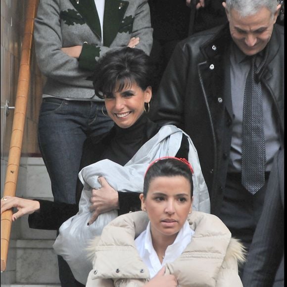 Dominique Desseigne a été reconnu comme le père de Zohra Dati, fille de Rachida Dati, en 2016. AGENCE / BESTIMAGE

Rachida Dati à la sortie de la clinique La Muette avec sa petite Zohra dans les bras Bestimage