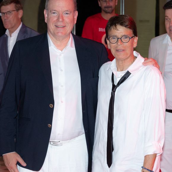 De retour d'un voyage au Japon, Albert de Monaco et sa soeur Stéphanie se sont rendus à la soirée caritative de l’association Fight Aids Monaco

Albert II de Monaco et Stéphanie of Monaco au Fight AIDS Monaco Gala, à la Salle des Etoiles du Sporting Monte-Carlo, à Monaco. © Olivier Huitel/Pool Monaco/Bestimage