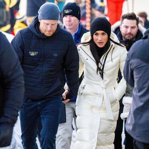 Le prince Harry et Meghan Markle font une apparition à la cérémonie d'accueil de Whistler lors des Jeux Invictus Vancouver Whistler 2025. Le couple a rejoint les athlètes et les supporters à Vancouver, au Canada, le 10 février 2025, pour lancer les prochains jeux ©Backgrid USA / Bestimage