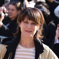Dans l'appartement atypique de Marina Foïs à Paris où toutes les pièces ont un point commun
