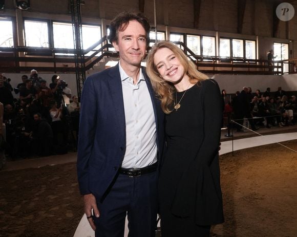 Le couple a déjà deux fils ensemble, Maxim et Roman.
Le défilé Stella McCartney WI26 au Grand Manège Jean Caucanas à Paris, France. Backgrid USA / Bestimage