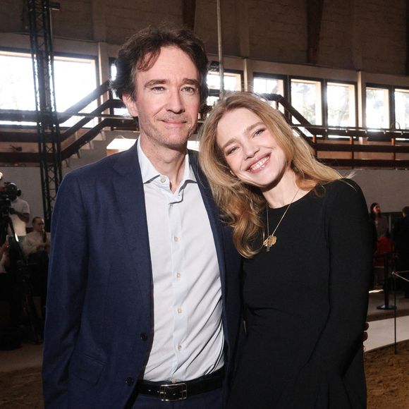 Le couple a déjà deux fils ensemble, Maxim et Roman.
Le défilé Stella McCartney WI26 au Grand Manège Jean Caucanas à Paris, France. Backgrid USA / Bestimage